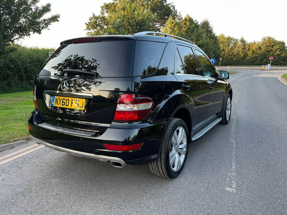Mercedes Benz ML300