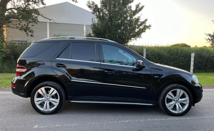 Mercedes Benz ML300