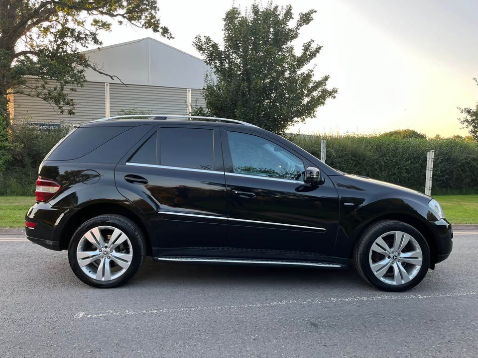 Mercedes Benz ML300