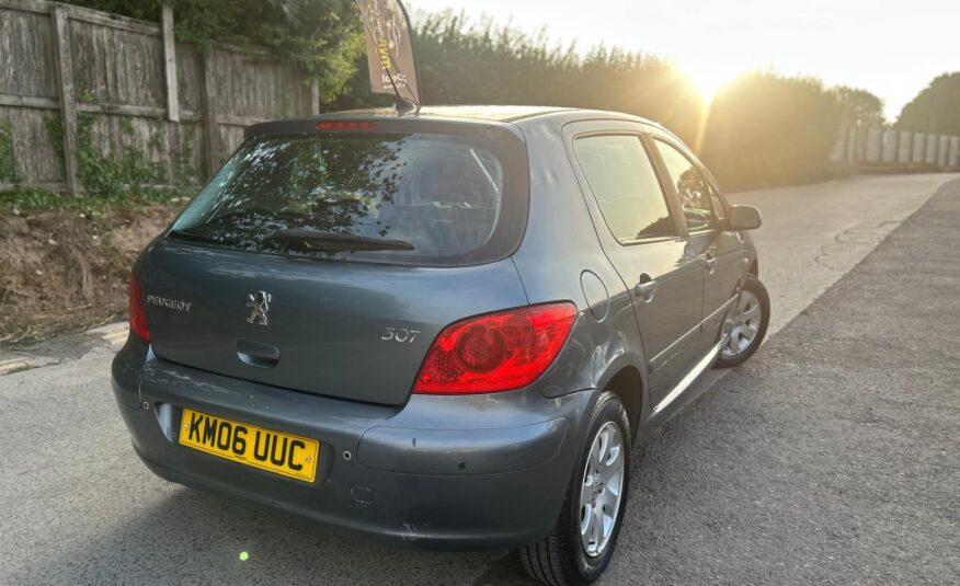 2006 Peugeot 307 1.4 S 16V Hatchback