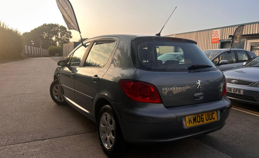 2006 Peugeot 307 1.4 S 16V Hatchback