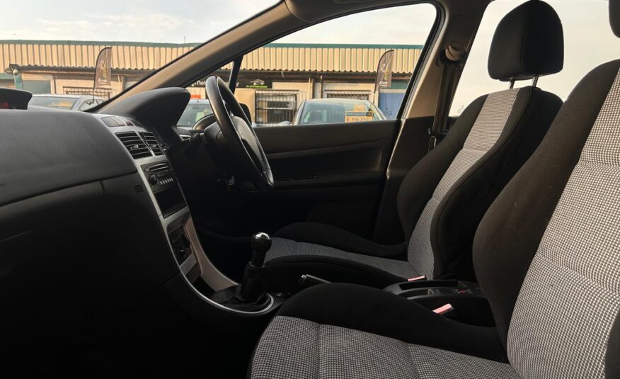 2006 Peugeot 307 1.4 S 16V Hatchback