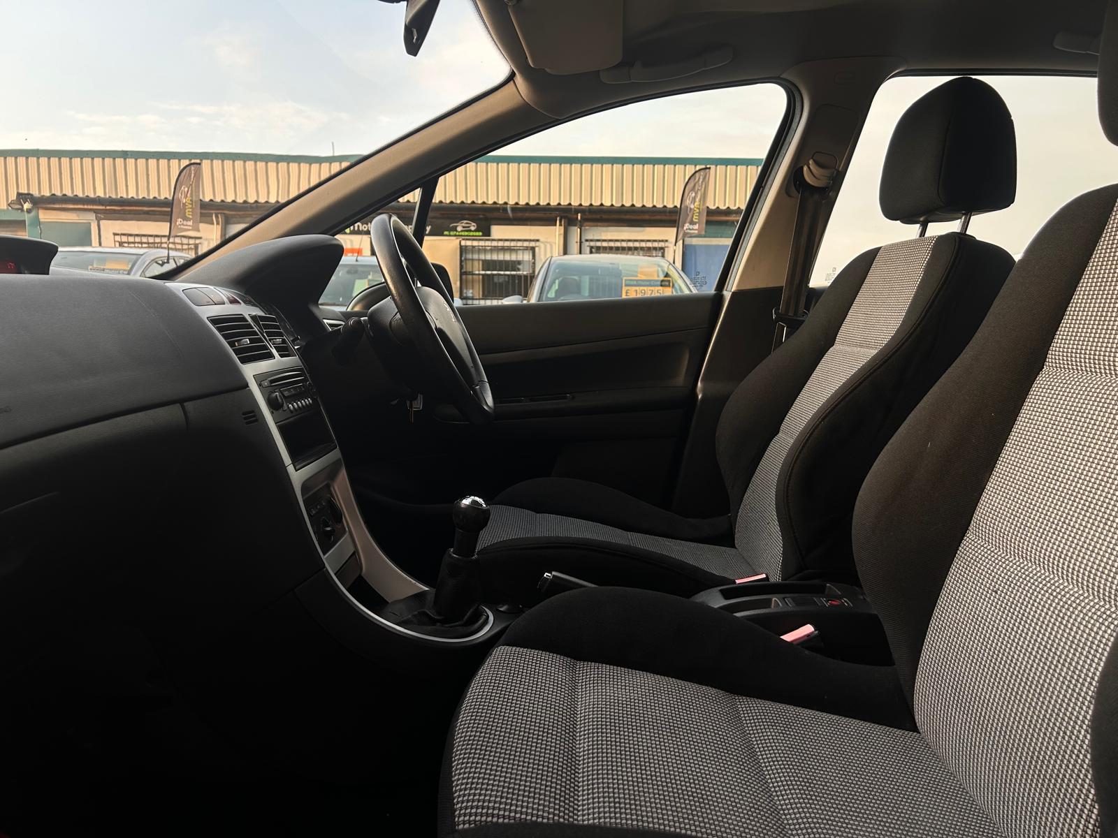 2006 Peugeot 307 1.4 S 16V Hatchback