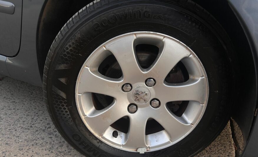 2006 Peugeot 307 1.4 S 16V Hatchback