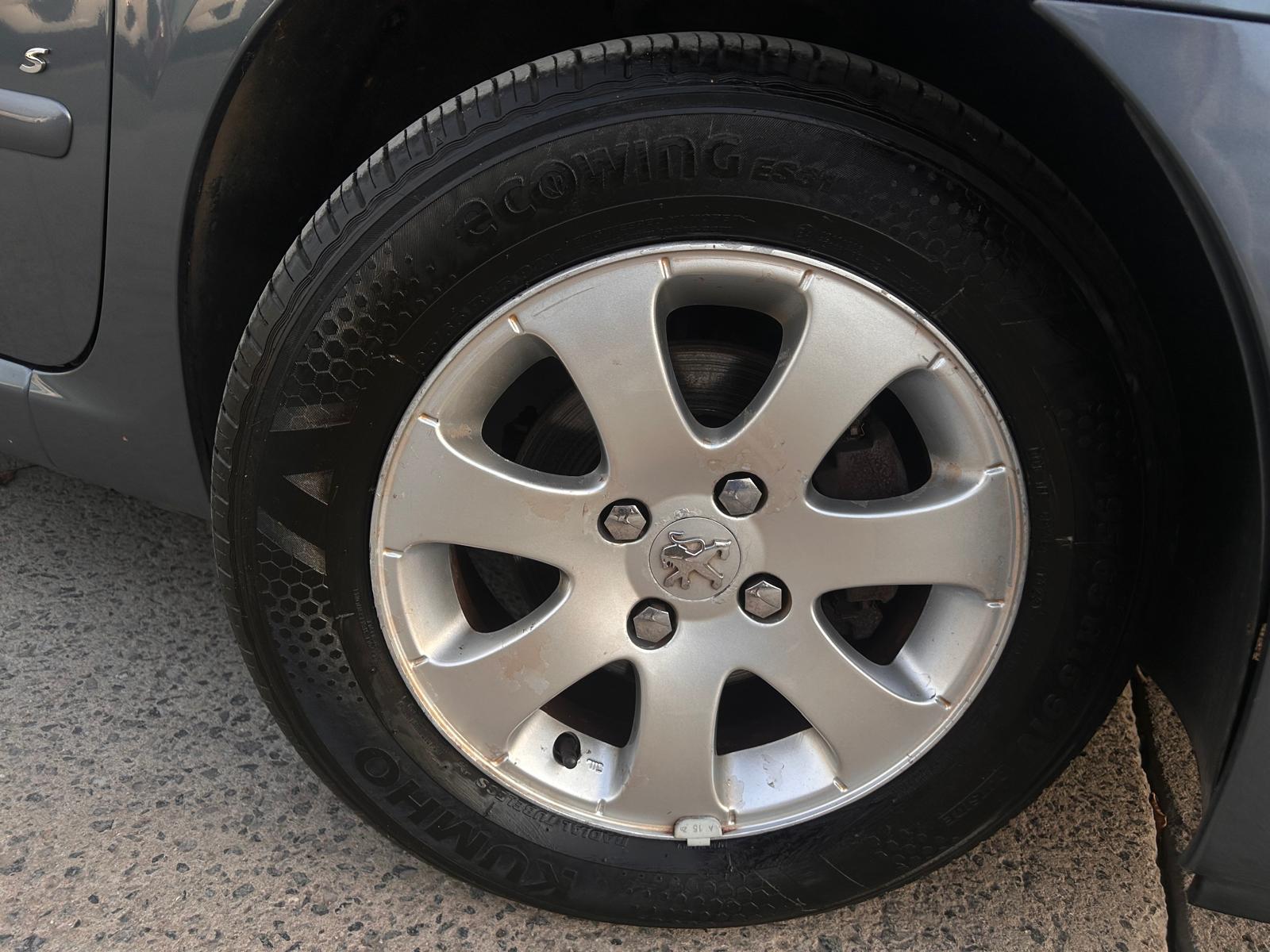 2006 Peugeot 307 1.4 S 16V Hatchback