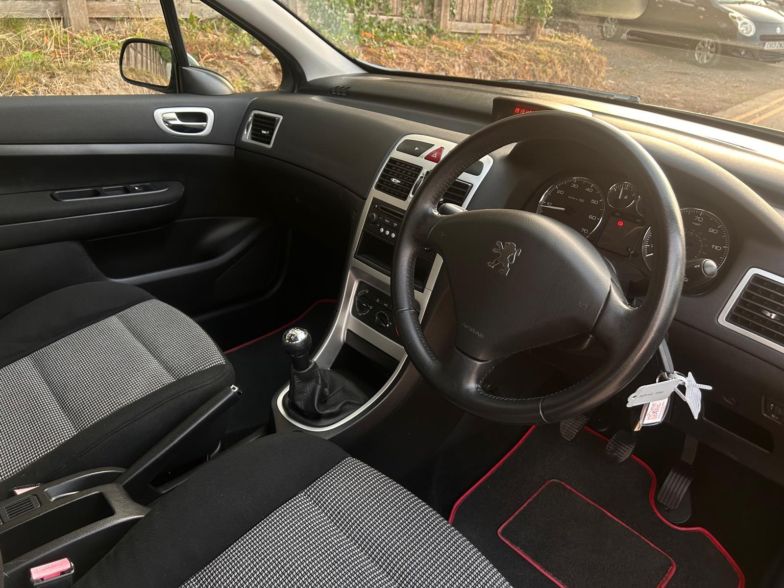 2006 Peugeot 307 1.4 S 16V Hatchback