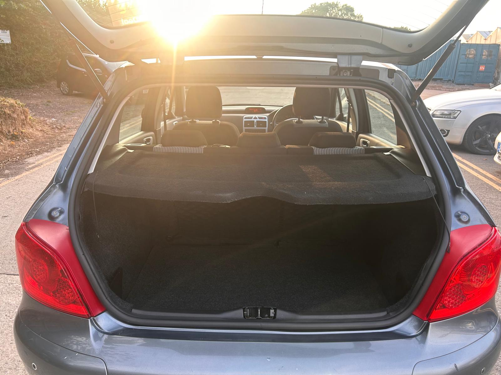 2006 Peugeot 307 1.4 S 16V Hatchback