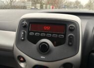 TOYOTA AYGO 1.0 VVT-I X-PLAY Hatchback