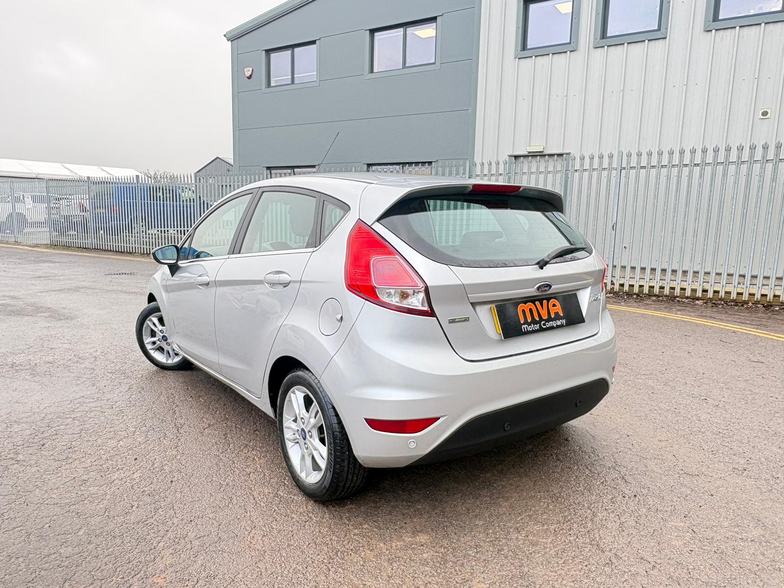 2014 FORD FIESTA 1.0 Moondust Silver E/B 100 ZETEC Hatchback