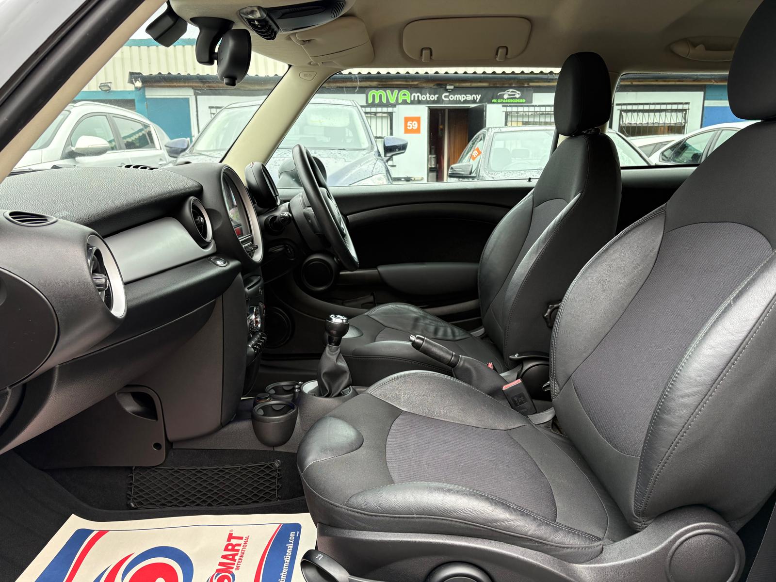 2013 Mini Cooper HATCHBACK 1.6 PETROL