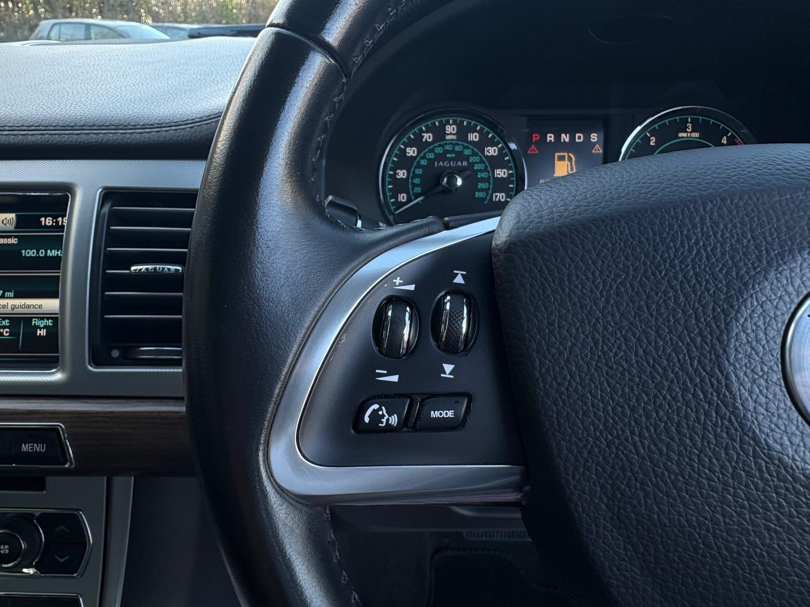 2012 Jaguar XF 2.2 D 190 Luxury Saloon