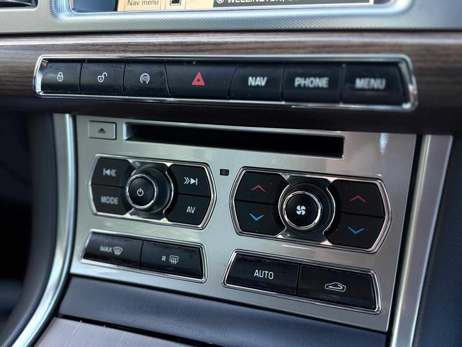 2012 Jaguar XF 2.2 D 190 Luxury Saloon