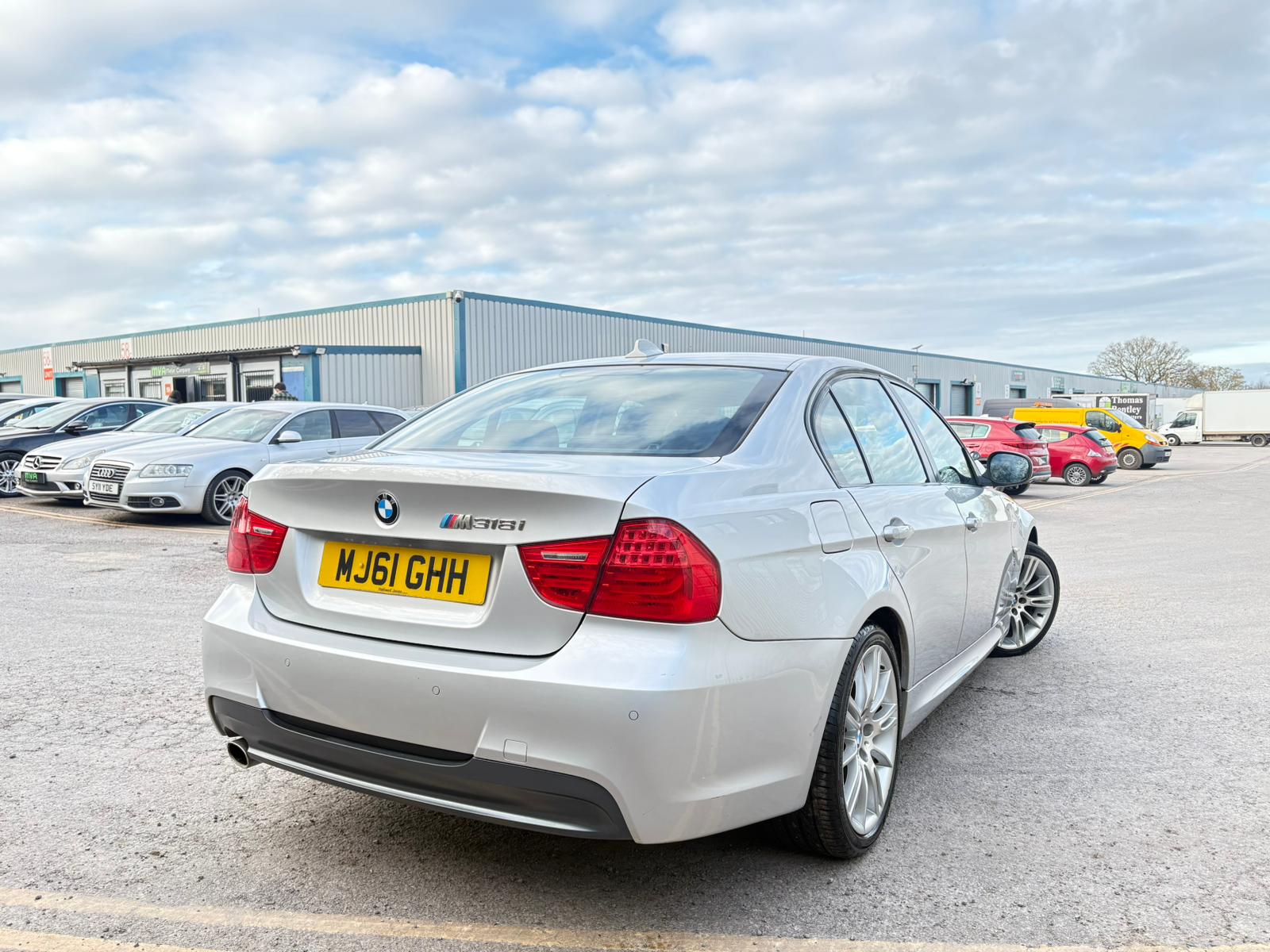 2011 BMW 318I PERFORMANCE EDITION 2.0 MANUAL