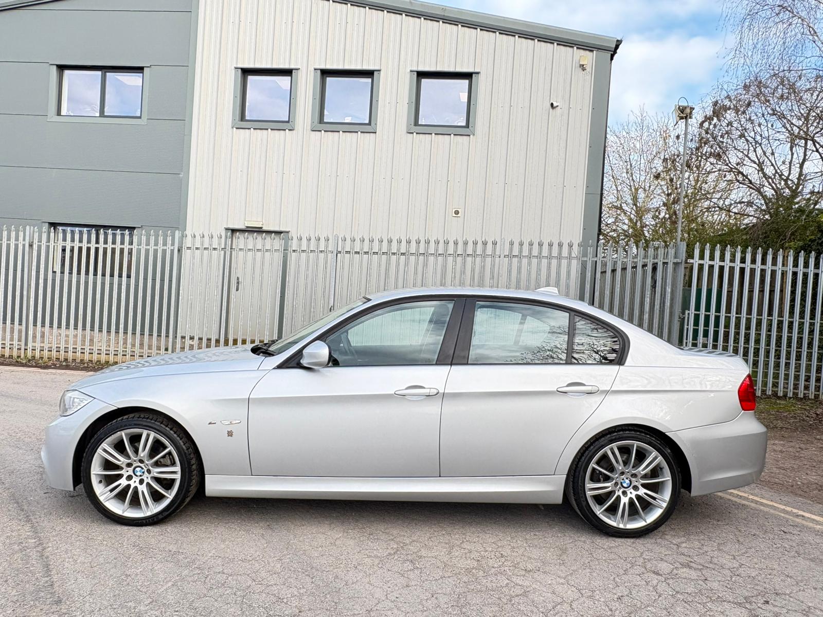 2011 BMW 318I PERFORMANCE EDITION 2.0 MANUAL