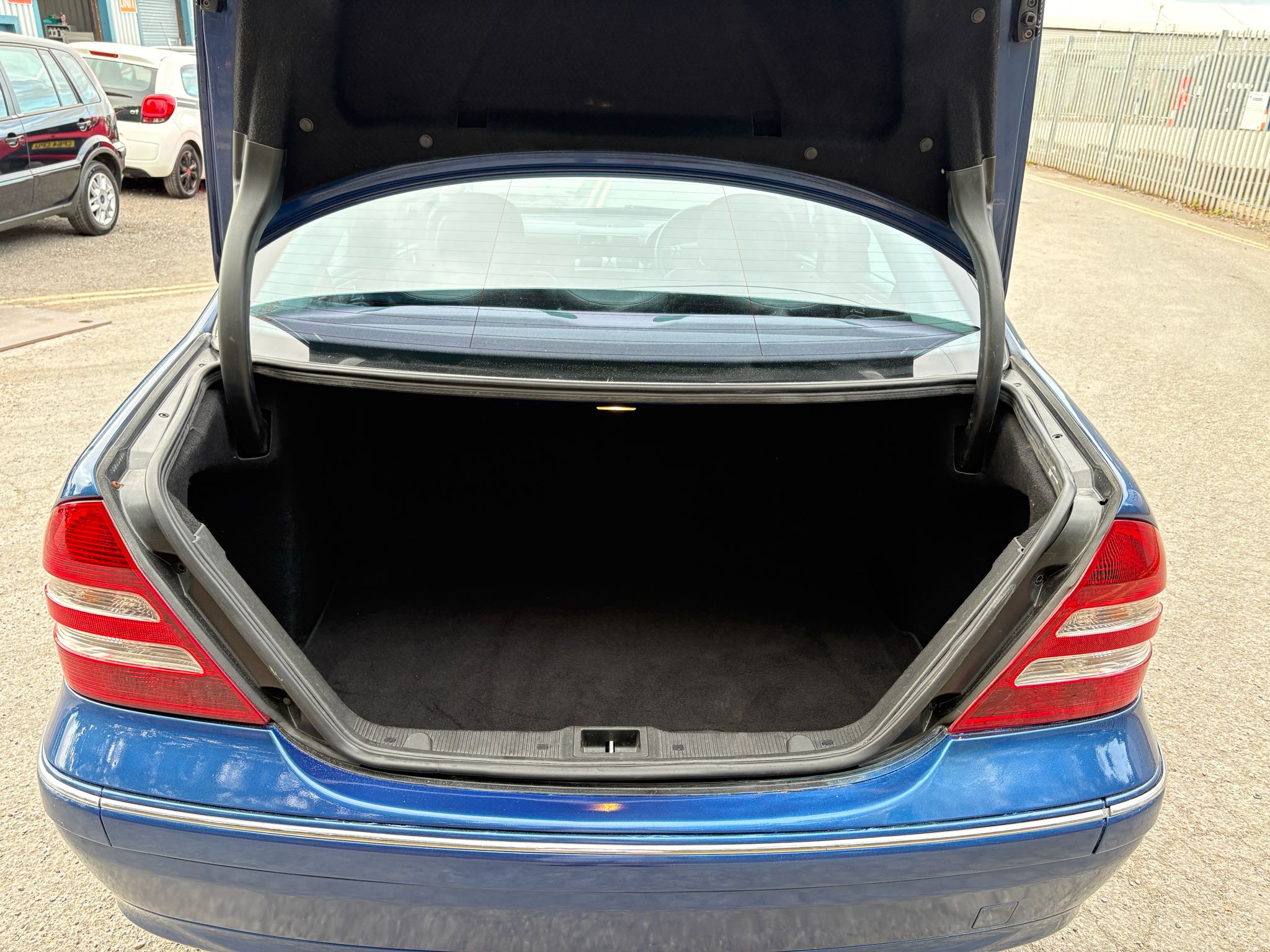 2005 Mercedes-Benz C CLASS C220 CDI AVANTGARDE SE Saloon