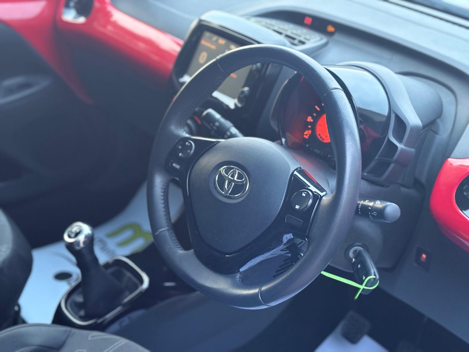 2014 TOYOTA AYGO 1.0 VVT -I X PRESSION HATCHBACK
