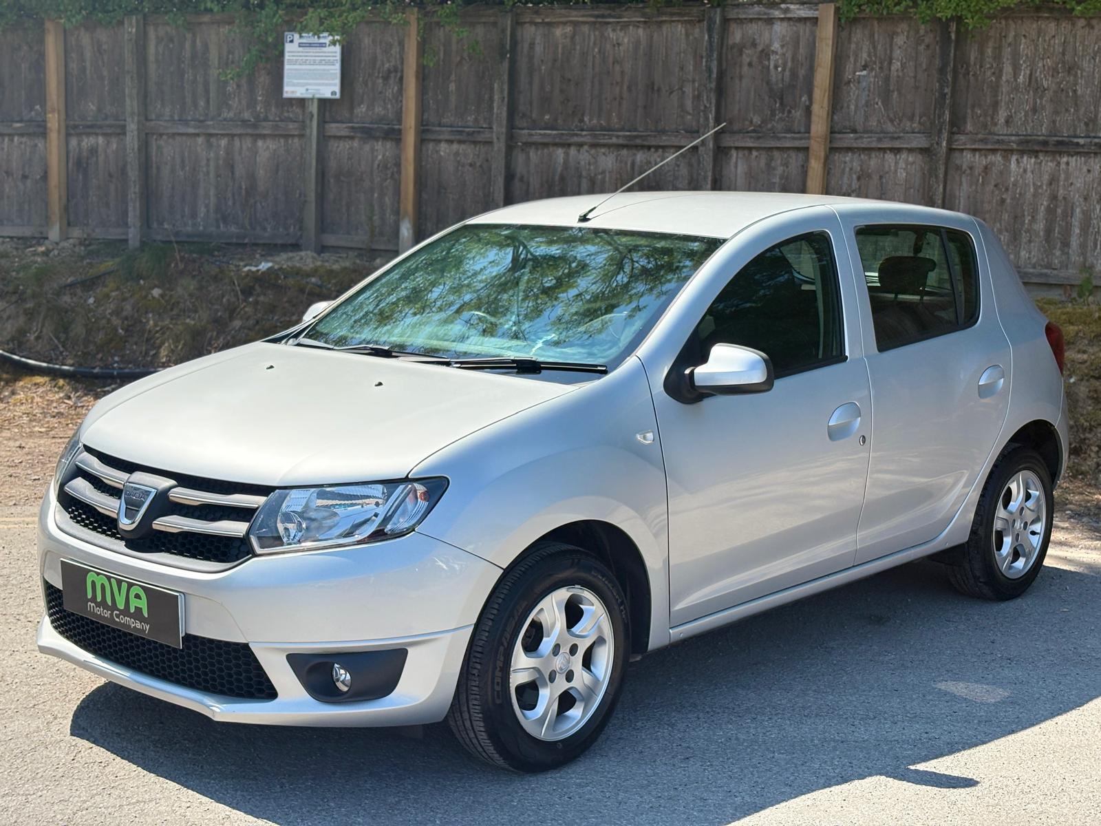 2015 Dacia Sandero 1.2 75 16V Laureate Hatchback