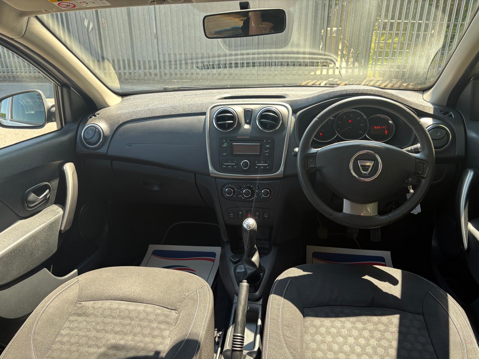 2015 Dacia Sandero 1.2 75 16V Laureate Hatchback