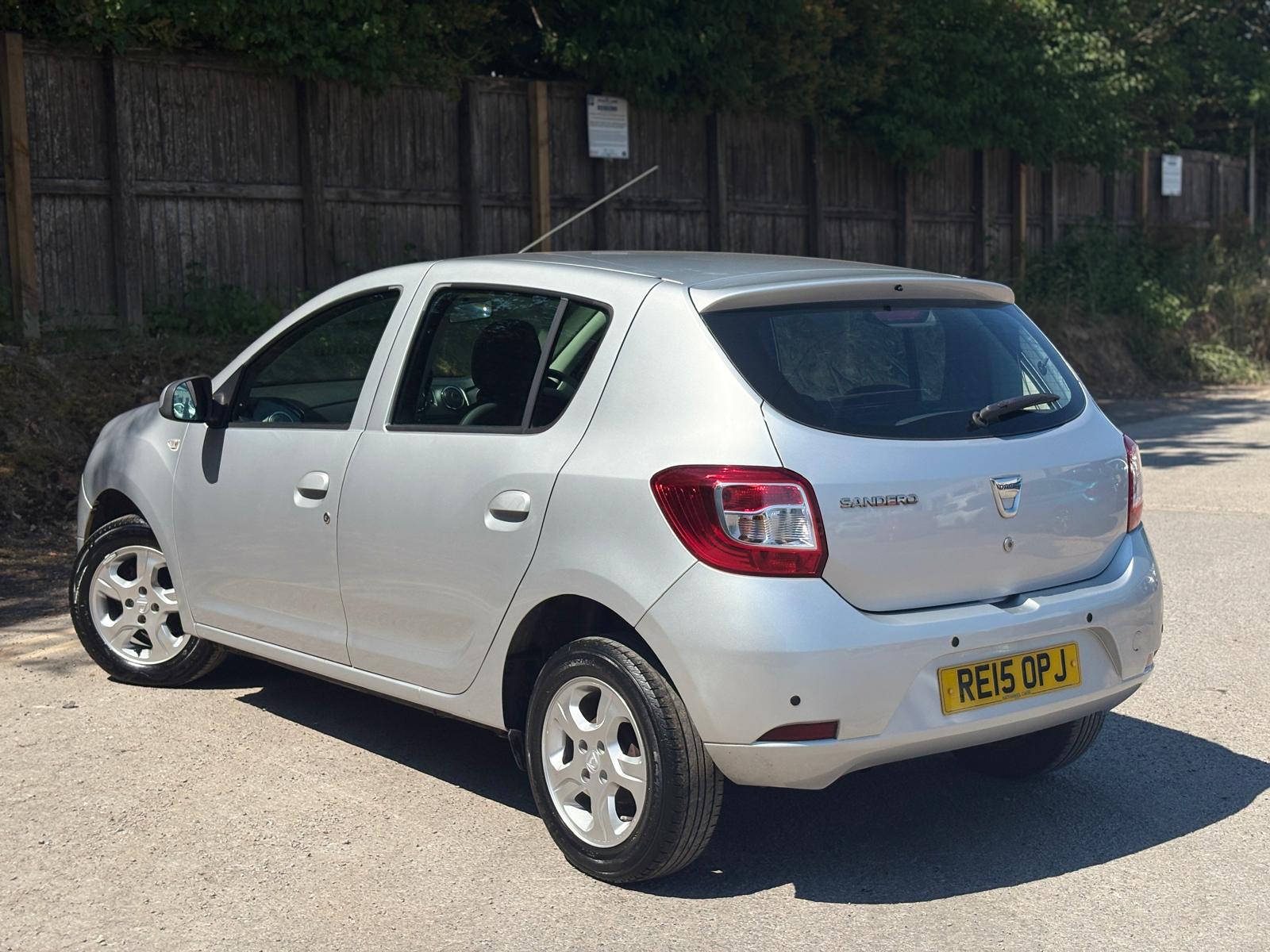 2015 Dacia Sandero 1.2 75 16V Laureate Hatchback