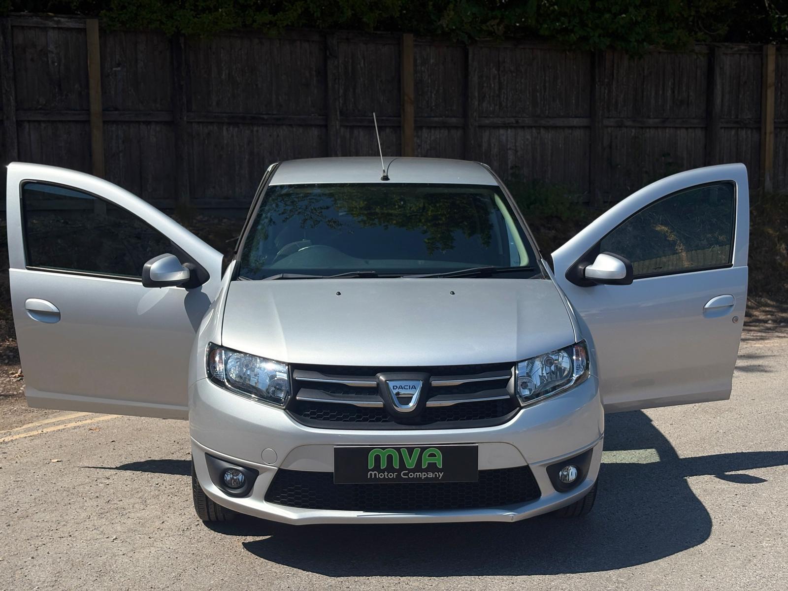 2015 Dacia Sandero 1.2 75 16V Laureate Hatchback