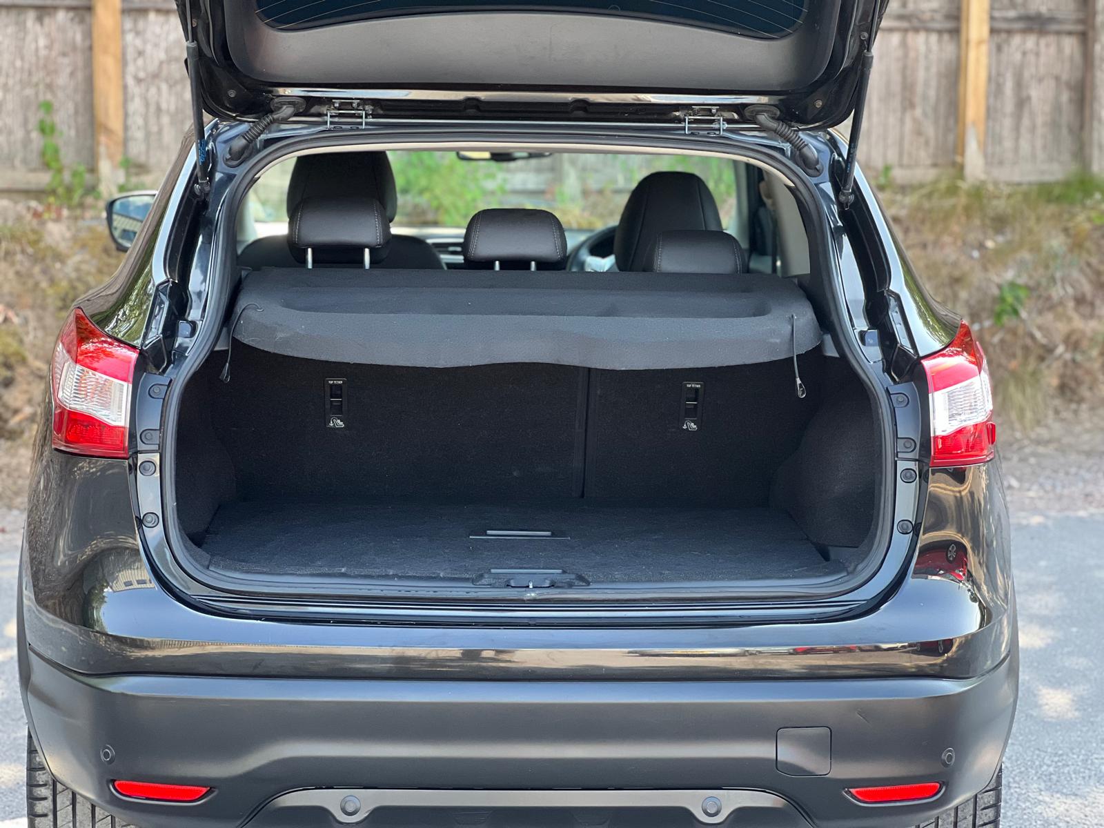 2014 NISSAN QASHQAI TEKNA 4×4 1.6 DCI MANUAL