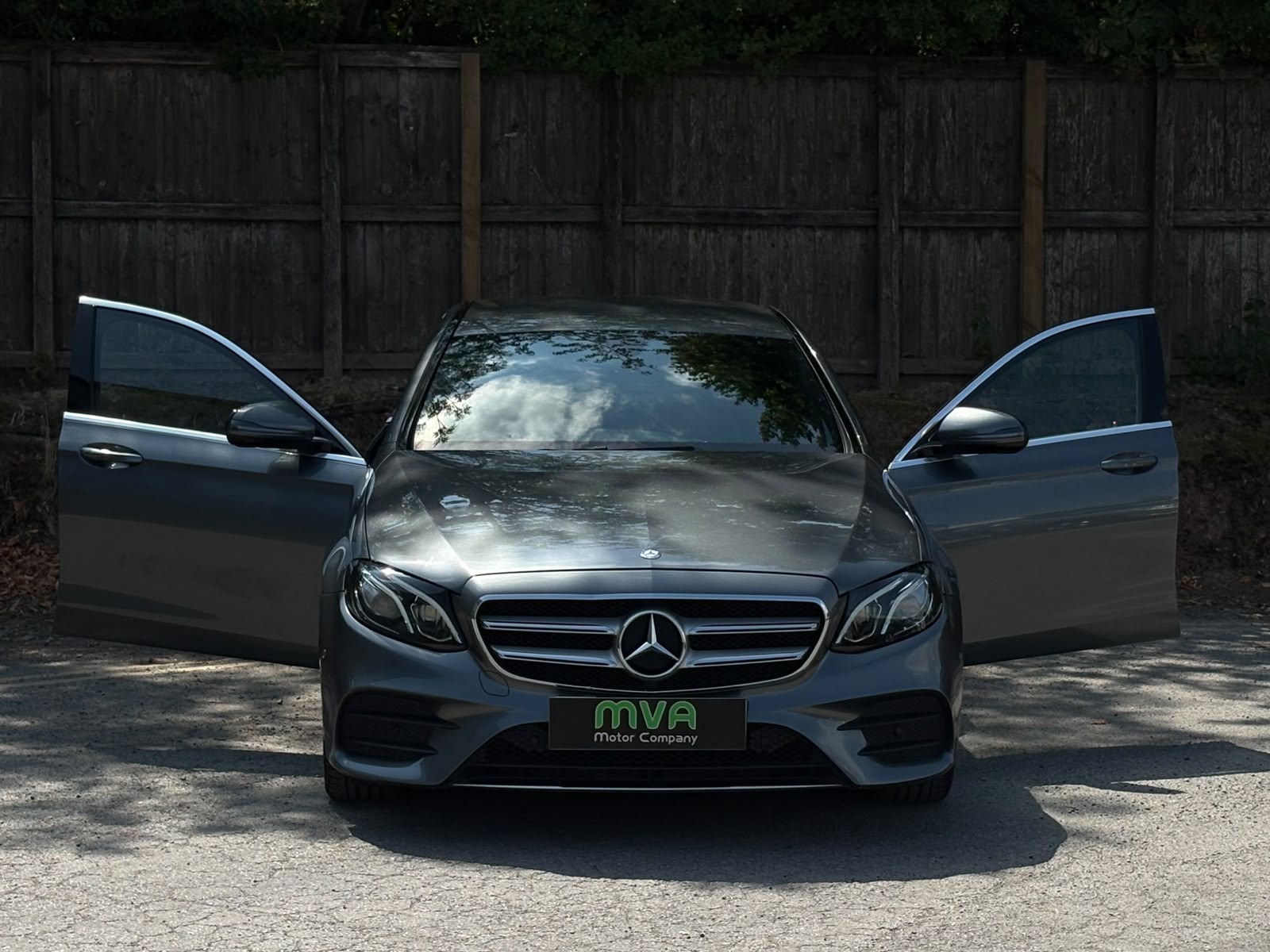 2016 MERCEDES- BENZ E220 D AMG LINE 9G SALOON
