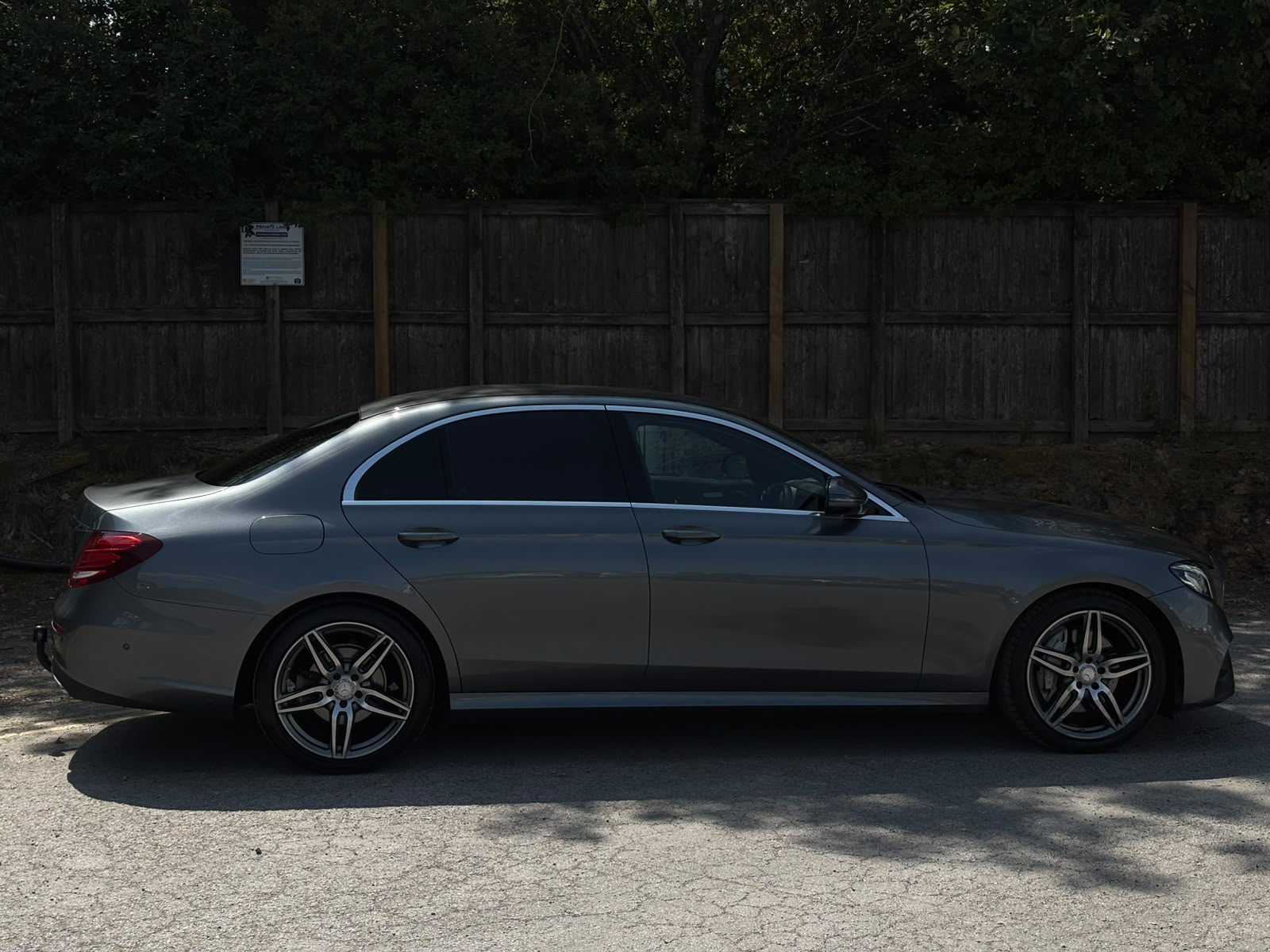 2016 MERCEDES- BENZ E220 D AMG LINE 9G SALOON