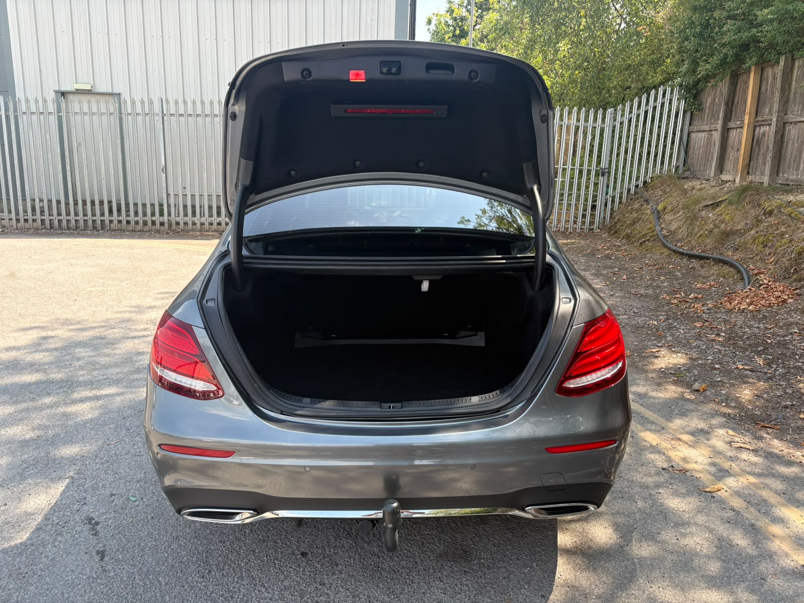 2016 MERCEDES- BENZ E220 D AMG LINE 9G SALOON