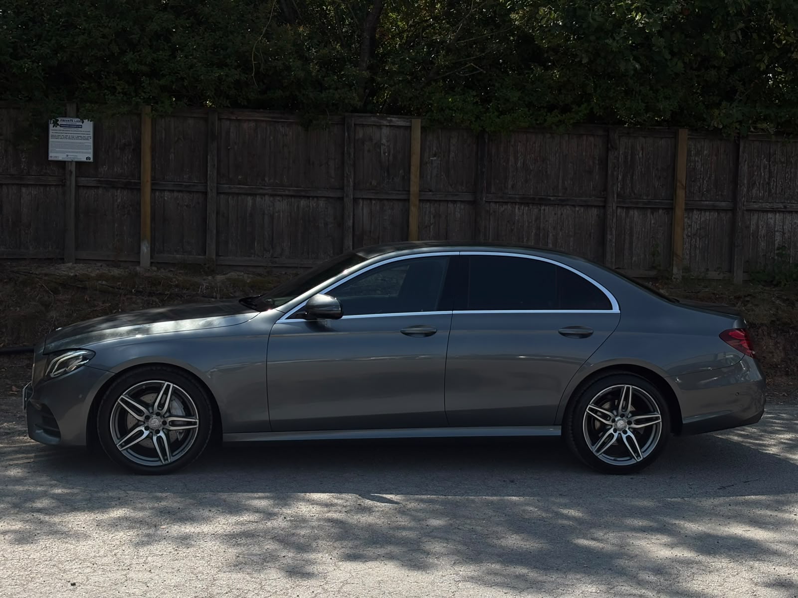 2016 MERCEDES- BENZ E220 D AMG LINE 9G SALOON