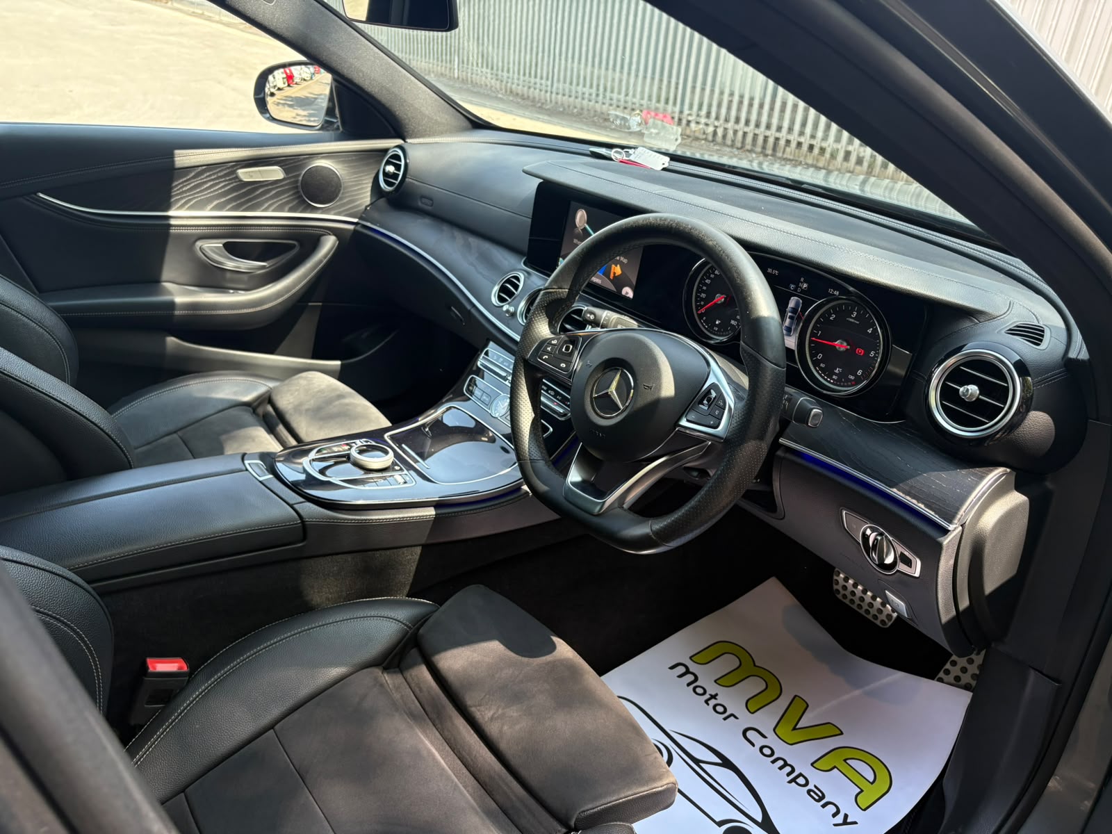 2016 MERCEDES- BENZ E220 D AMG LINE 9G SALOON