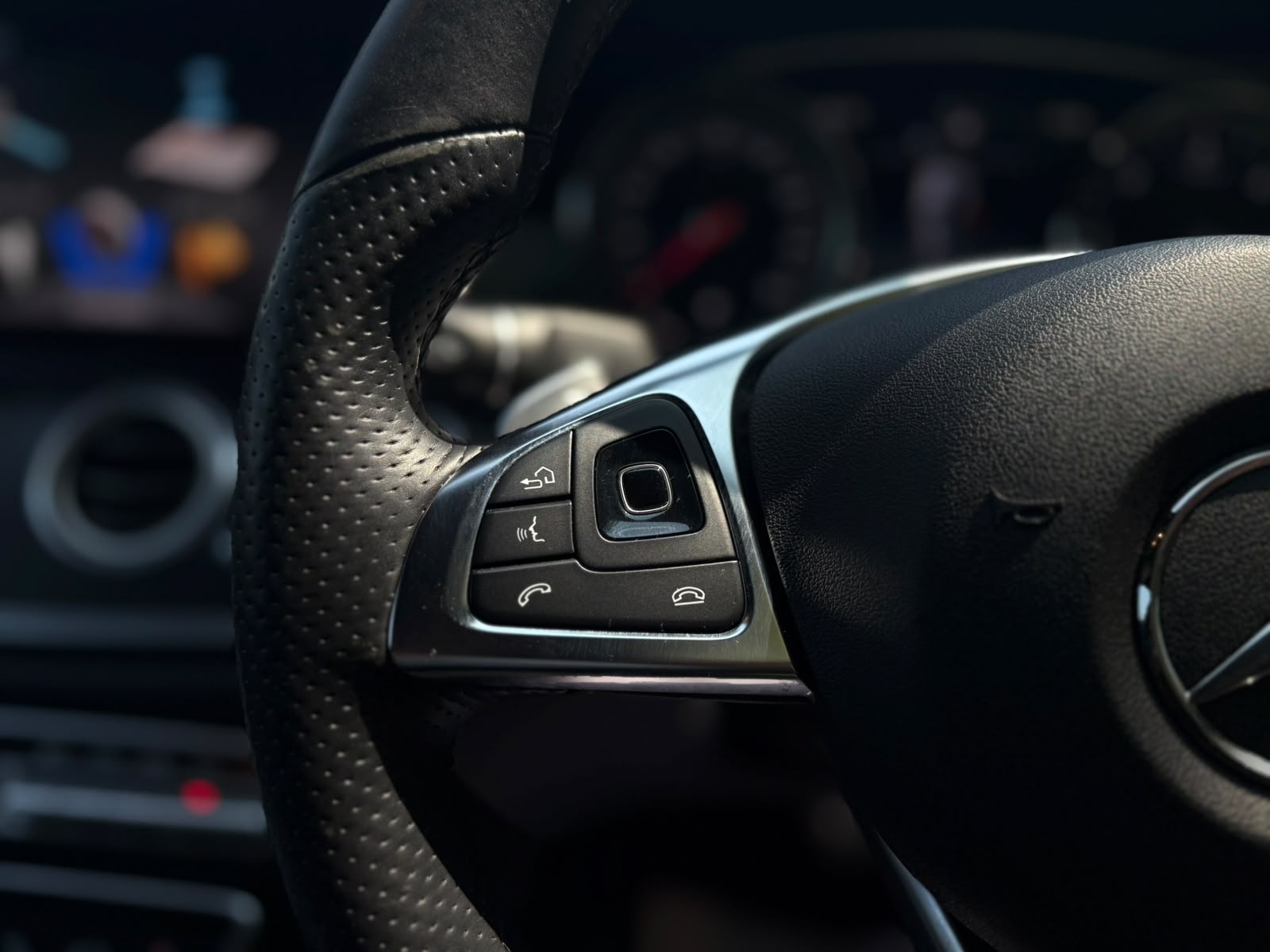 2016 MERCEDES- BENZ E220 D AMG LINE 9G SALOON