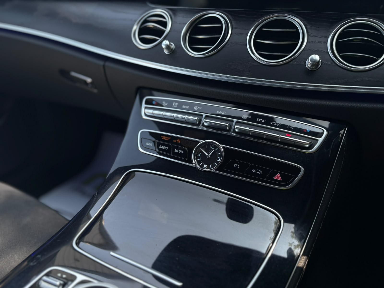 2016 MERCEDES- BENZ E220 D AMG LINE 9G SALOON