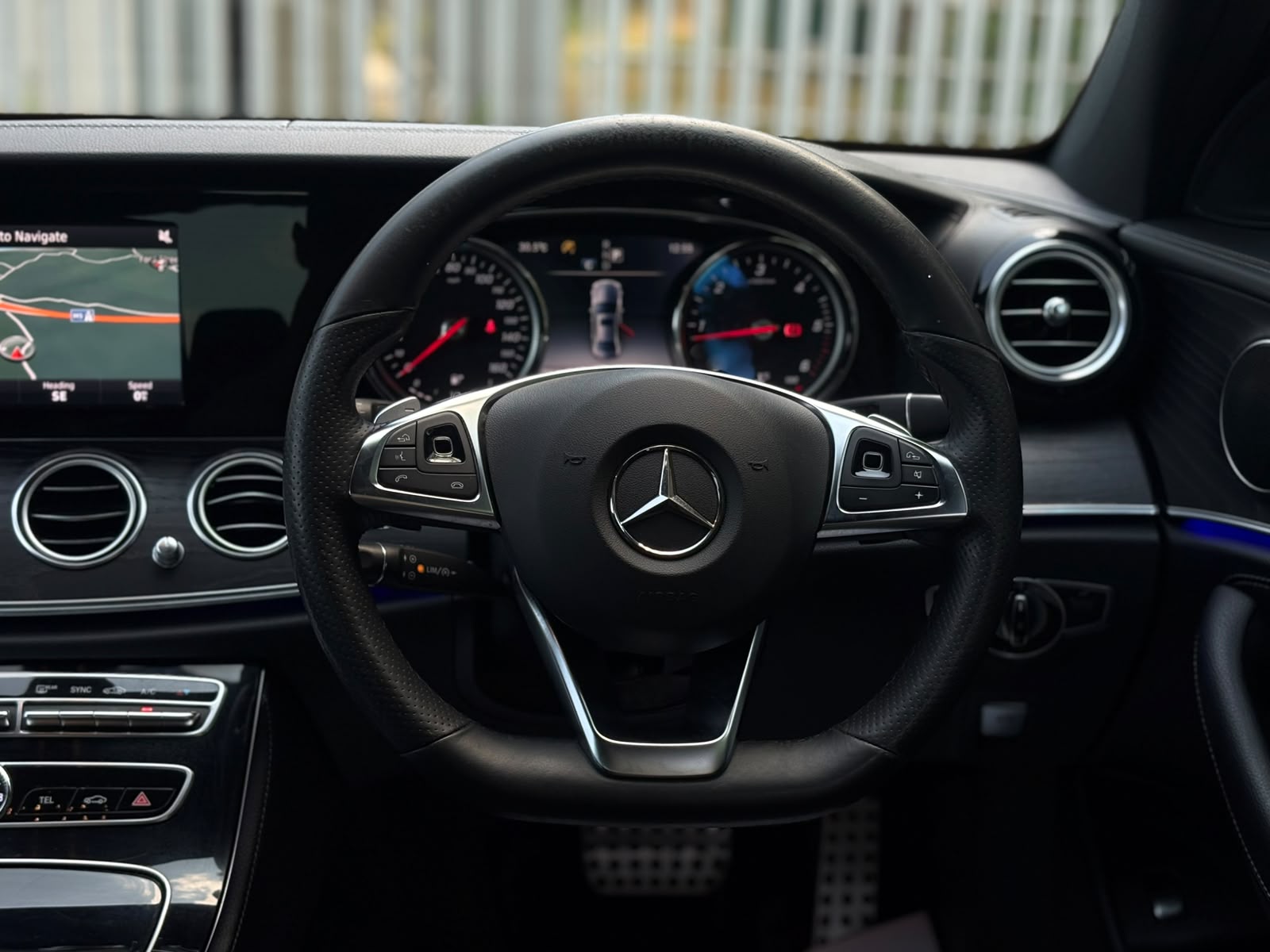 2016 MERCEDES- BENZ E220 D AMG LINE 9G SALOON