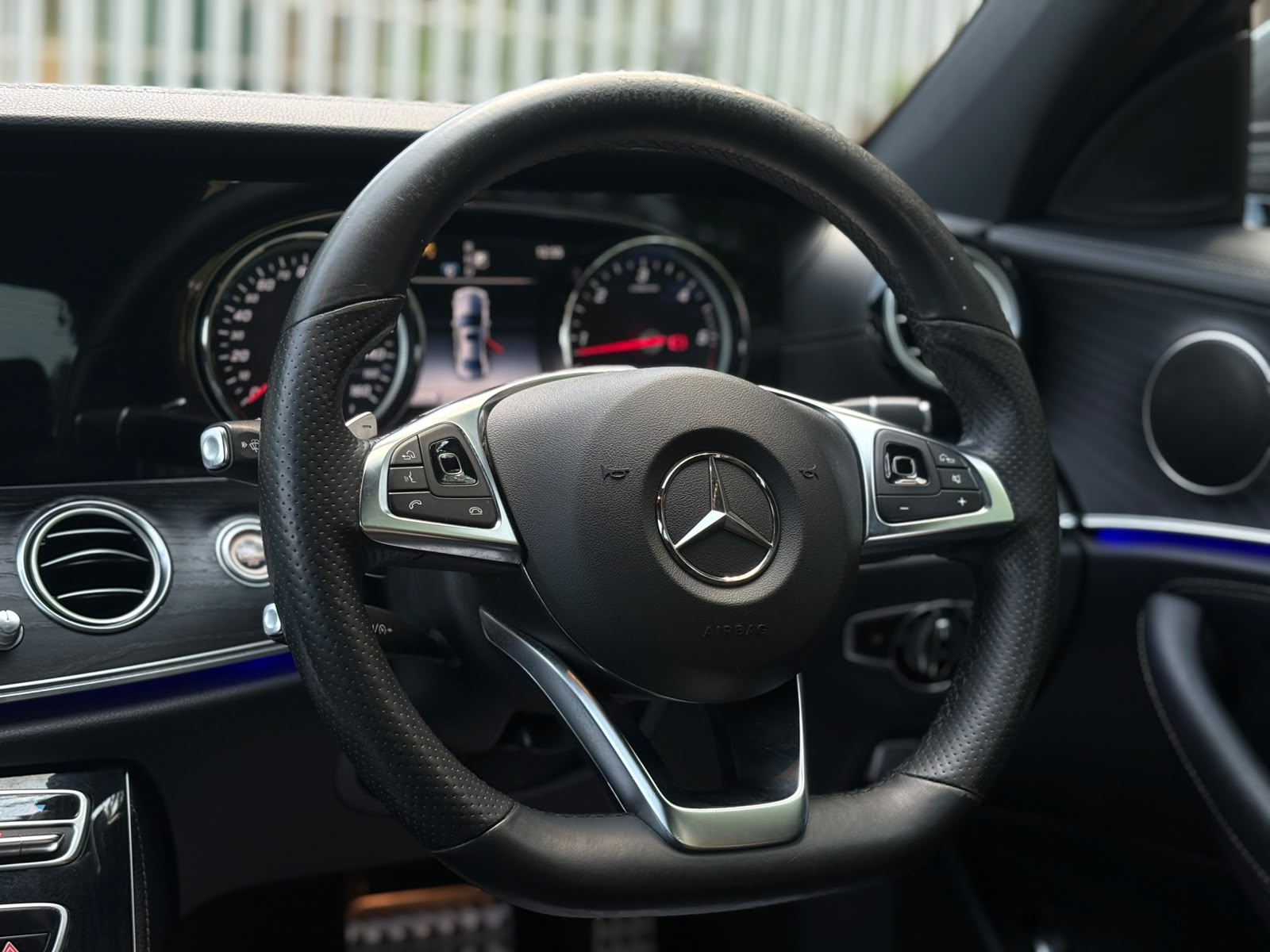 2016 MERCEDES- BENZ E220 D AMG LINE 9G SALOON