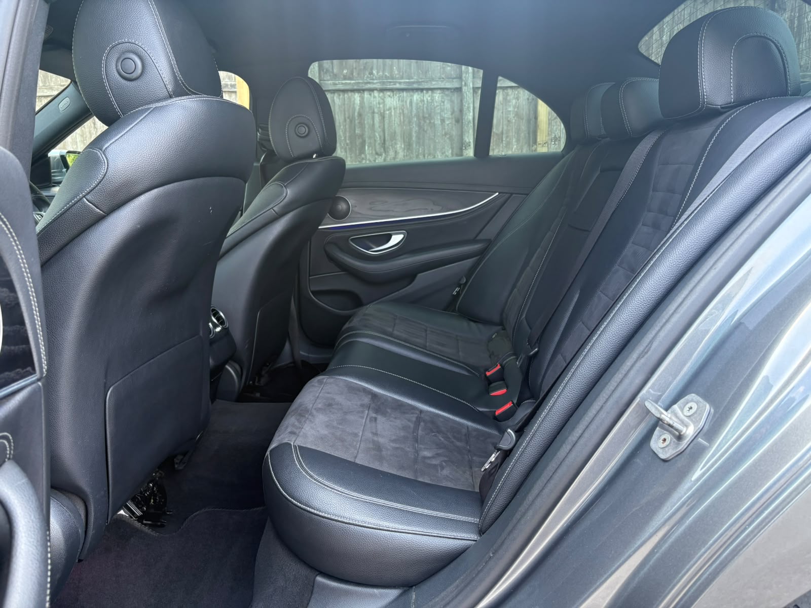 2016 MERCEDES- BENZ E220 D AMG LINE 9G SALOON