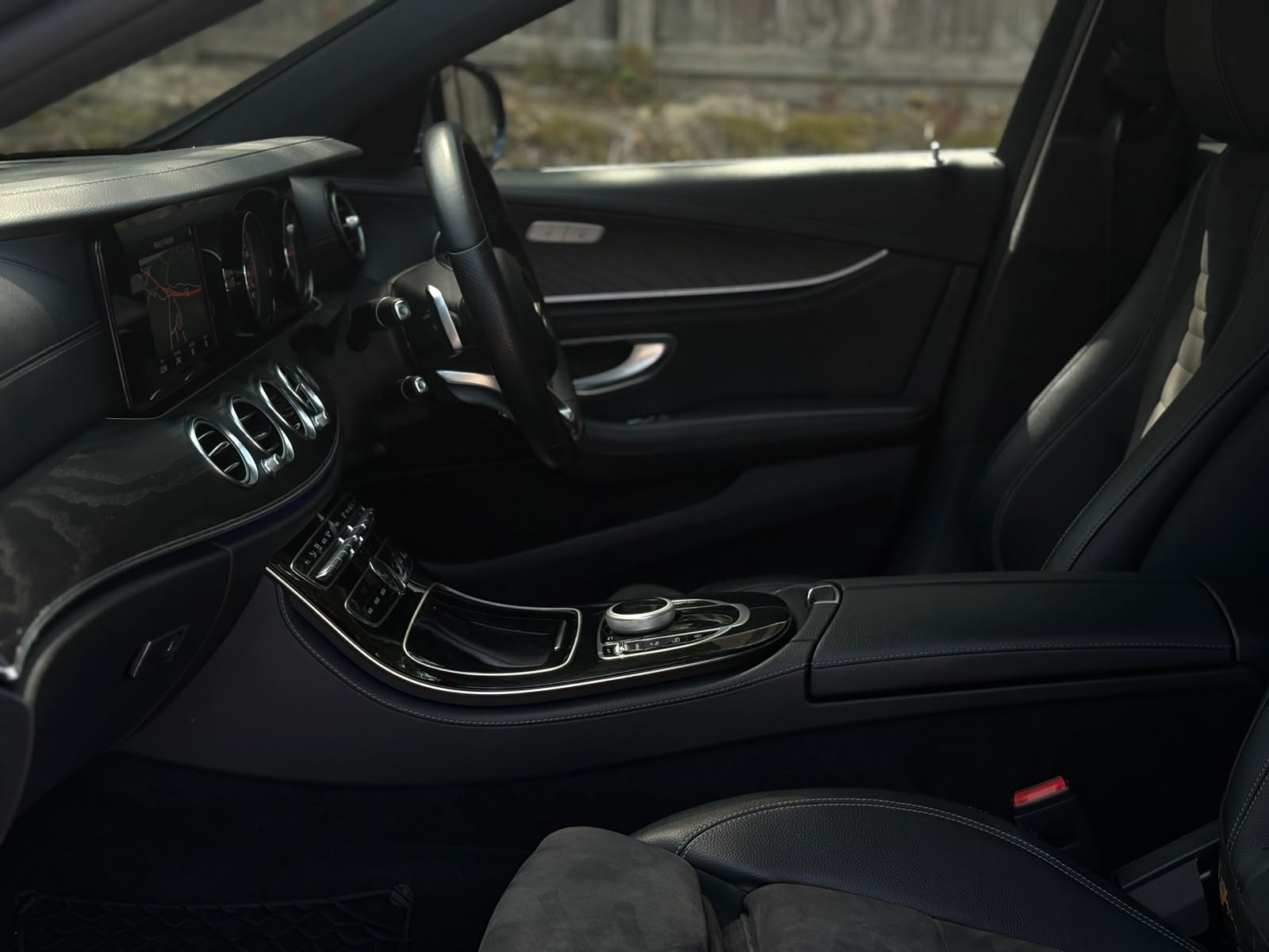 2016 MERCEDES- BENZ E220 D AMG LINE 9G SALOON
