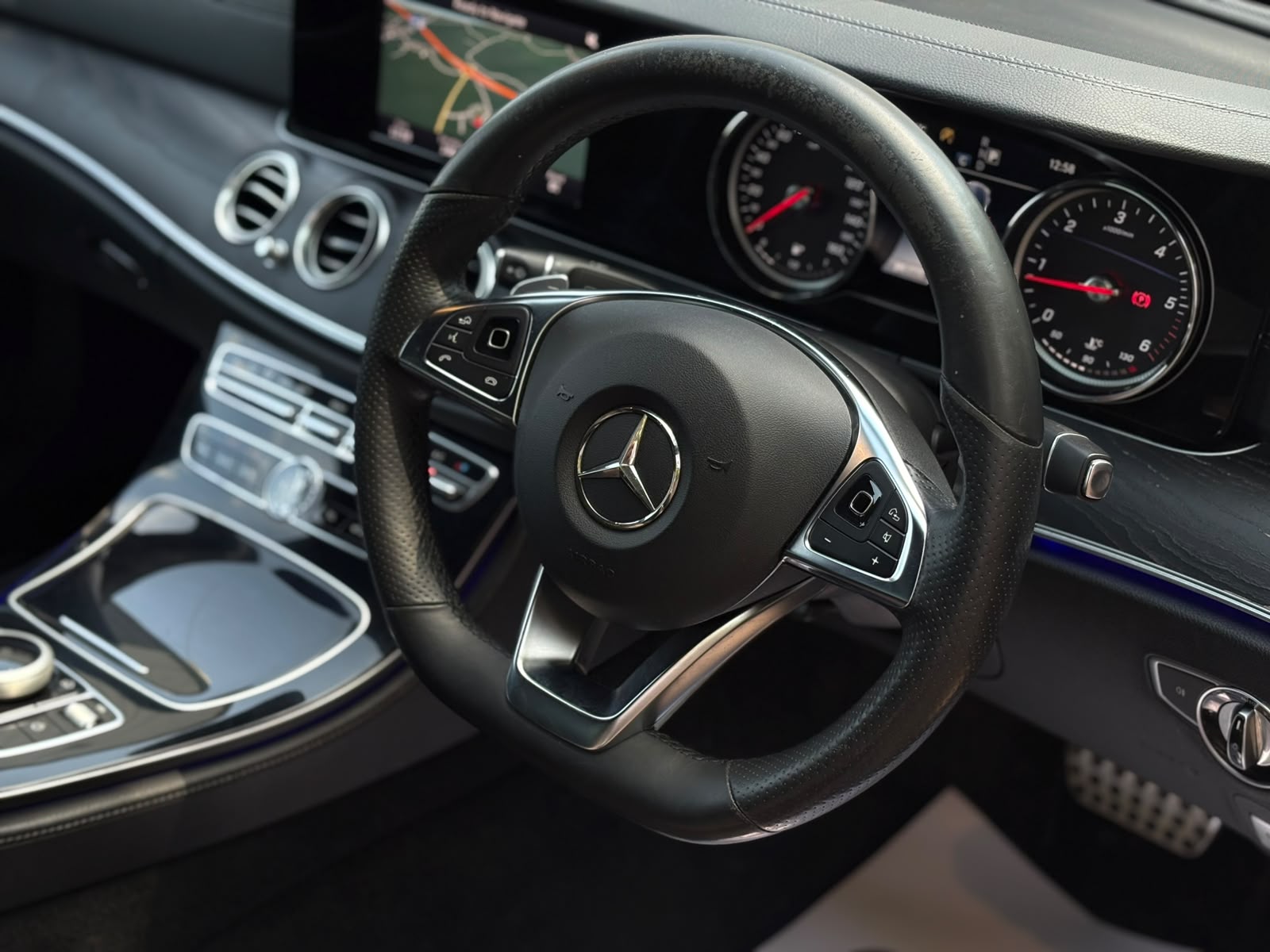 2016 MERCEDES- BENZ E220 D AMG LINE 9G SALOON