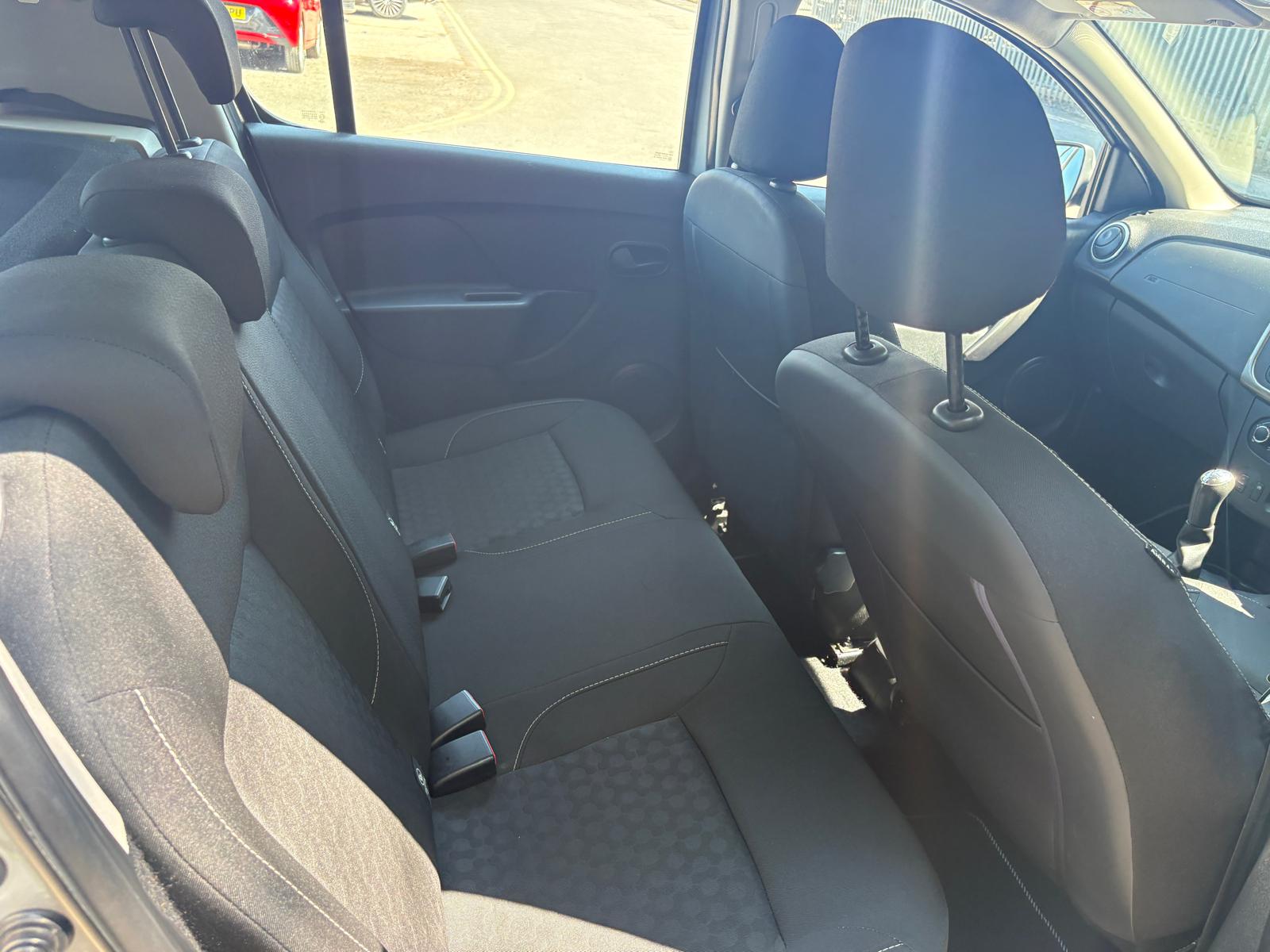 2015 Dacia Sandero 1.2 75 16V Laureate Hatchback