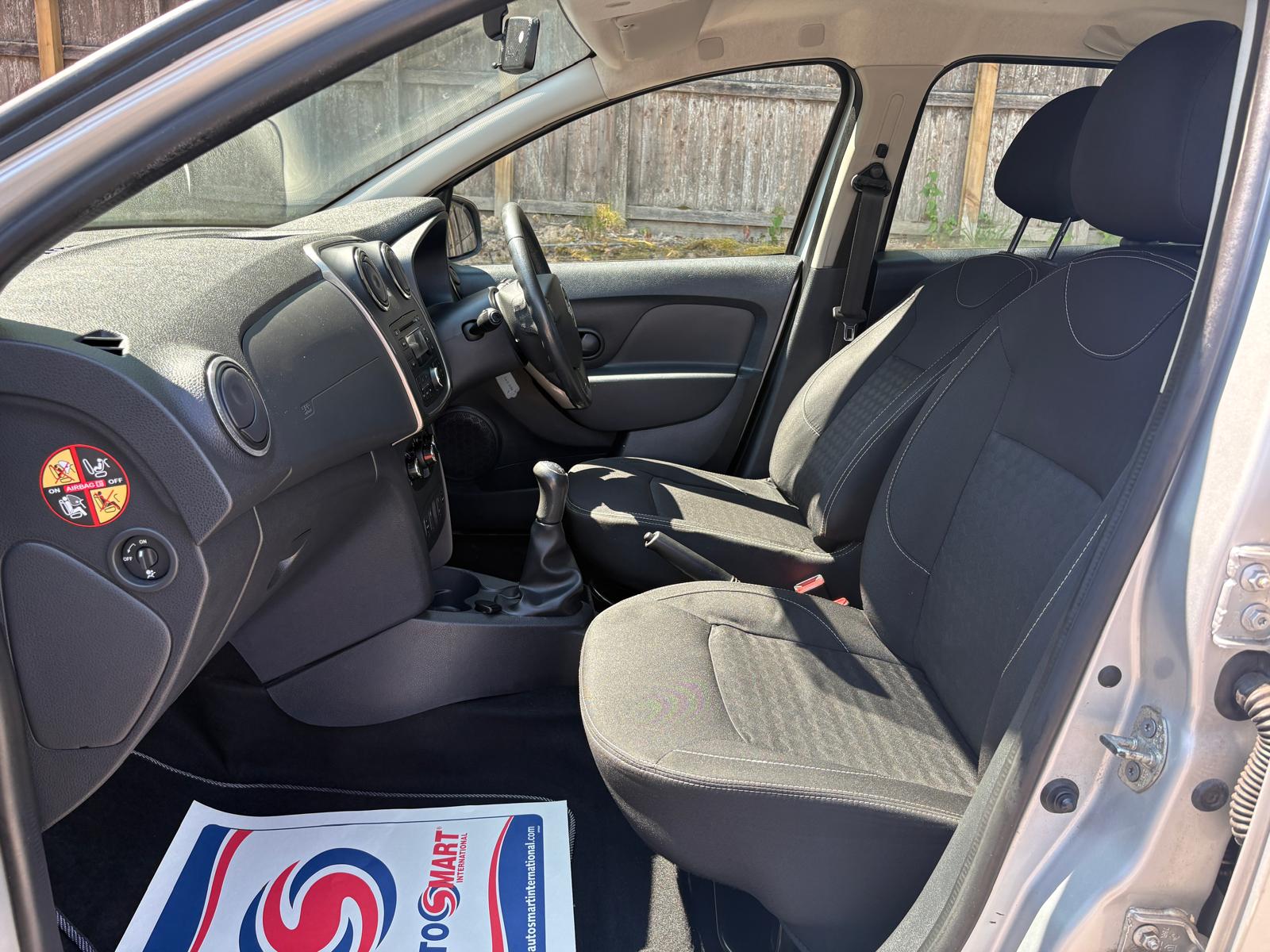 2015 Dacia Sandero 1.2 75 16V Laureate Hatchback