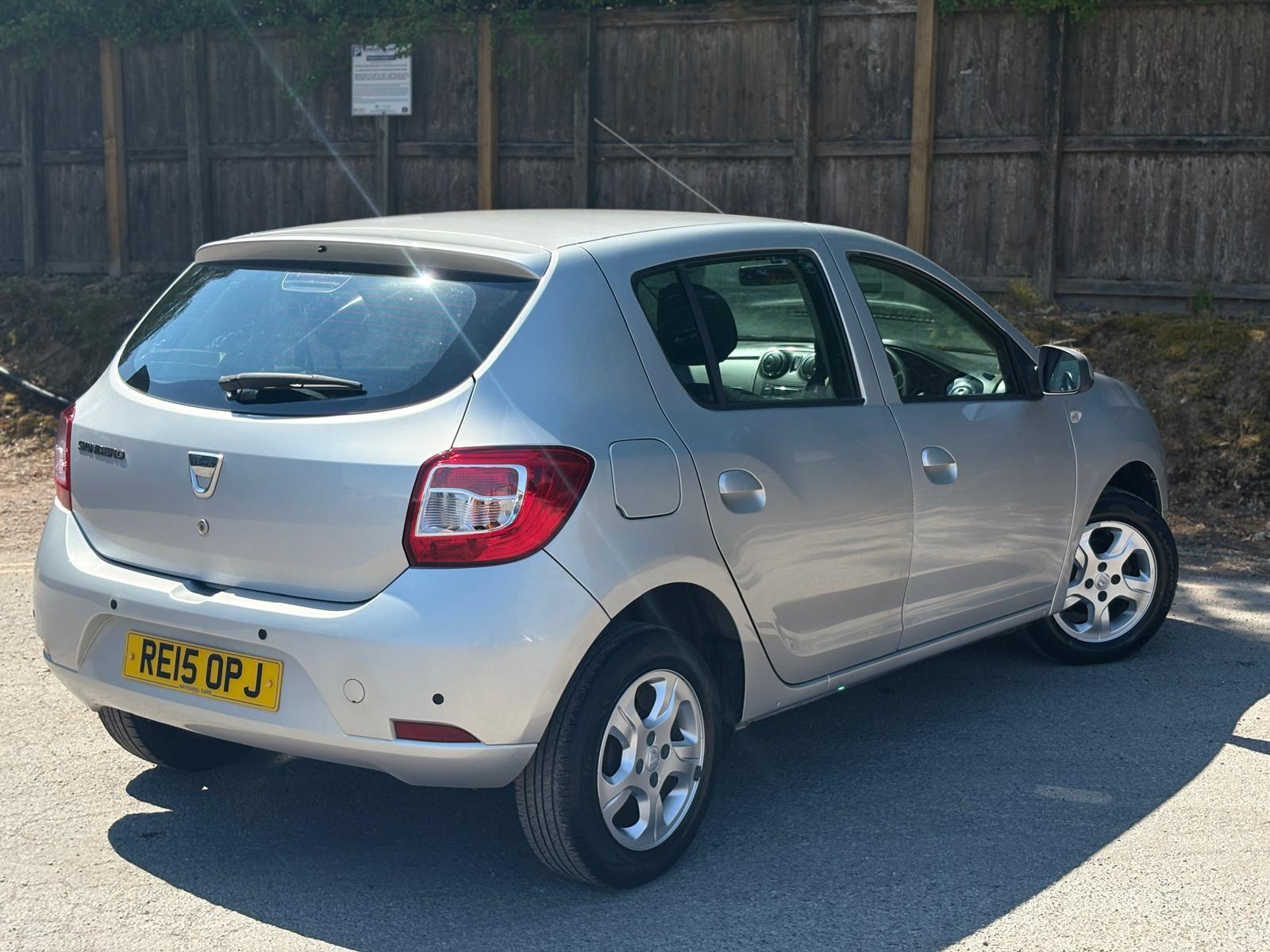 2015 Dacia Sandero 1.2 75 16V Laureate Hatchback