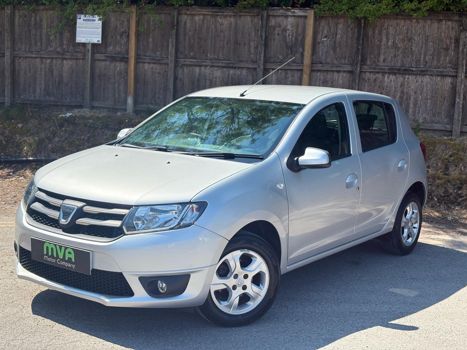 2015 Dacia Sandero 1.2 75 16V Laureate Hatchback