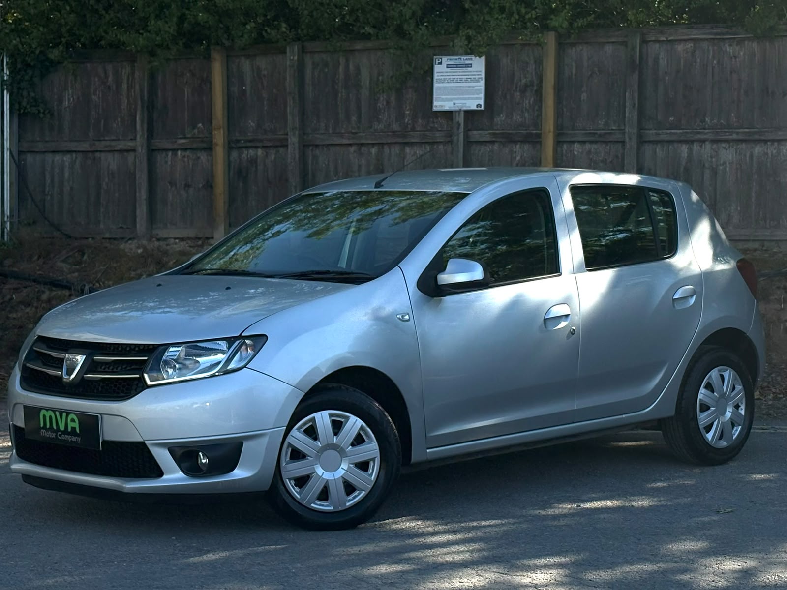 2013 Dacia Sandero 1.2 75 16V Laureate Hatchback
