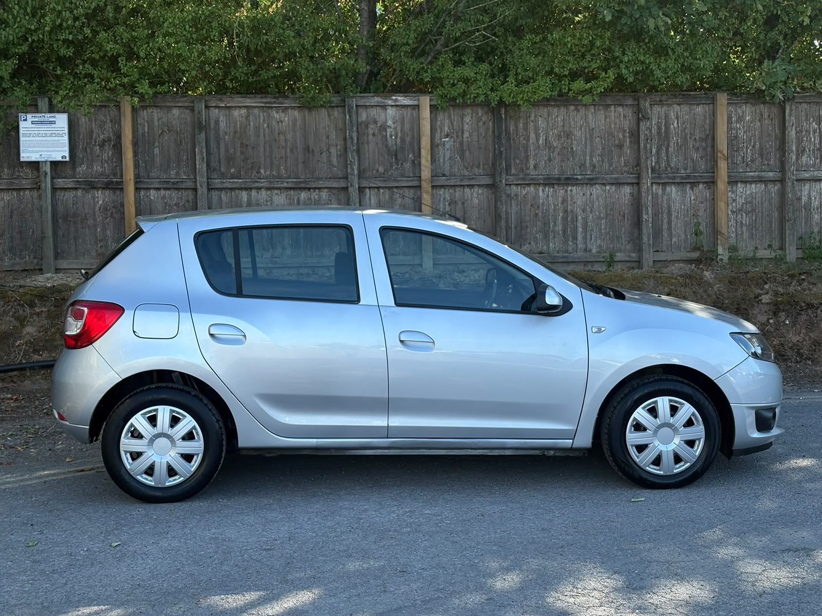 2013 Dacia Sandero 1.2 75 16V Laureate Hatchback