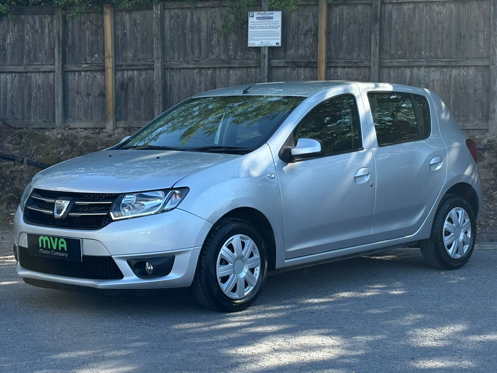 2013 Dacia Sandero 1.2 75 16V Laureate Hatchback