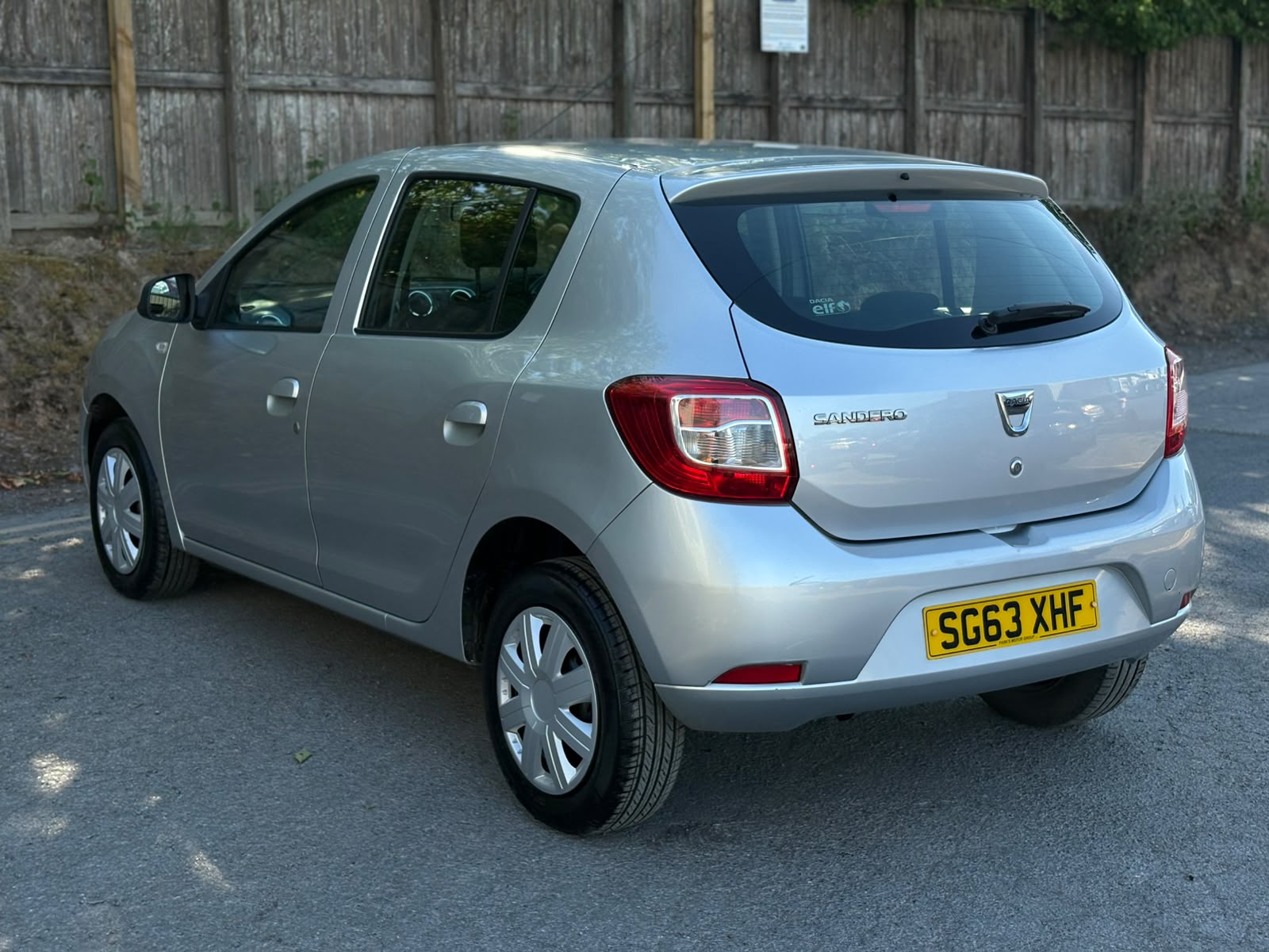 2013 Dacia Sandero 1.2 75 16V Laureate Hatchback