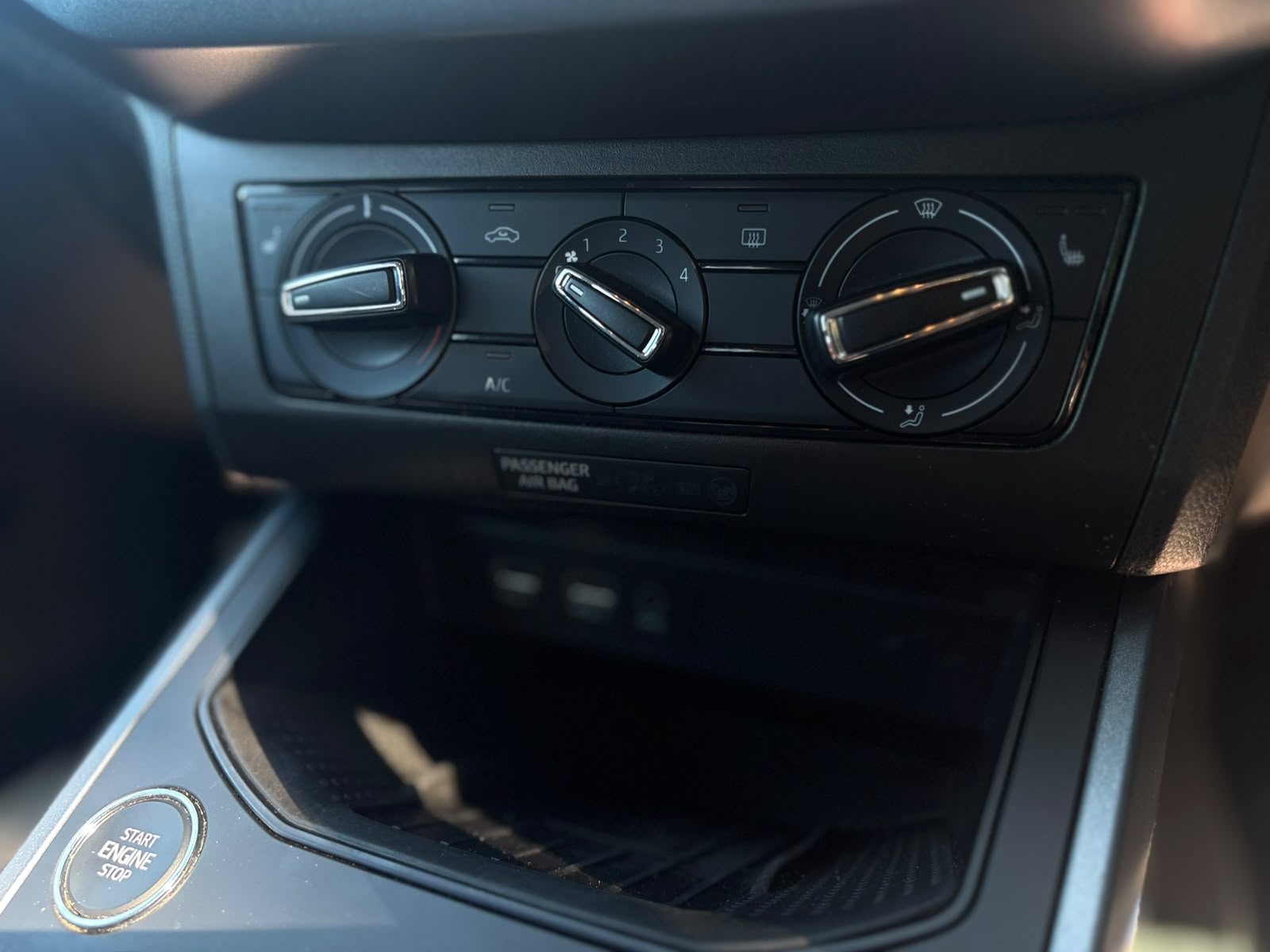 2019 SEAT ARONA 1.6 TDI 115 SE TECHNOLOGY LUX EZ Hatchback