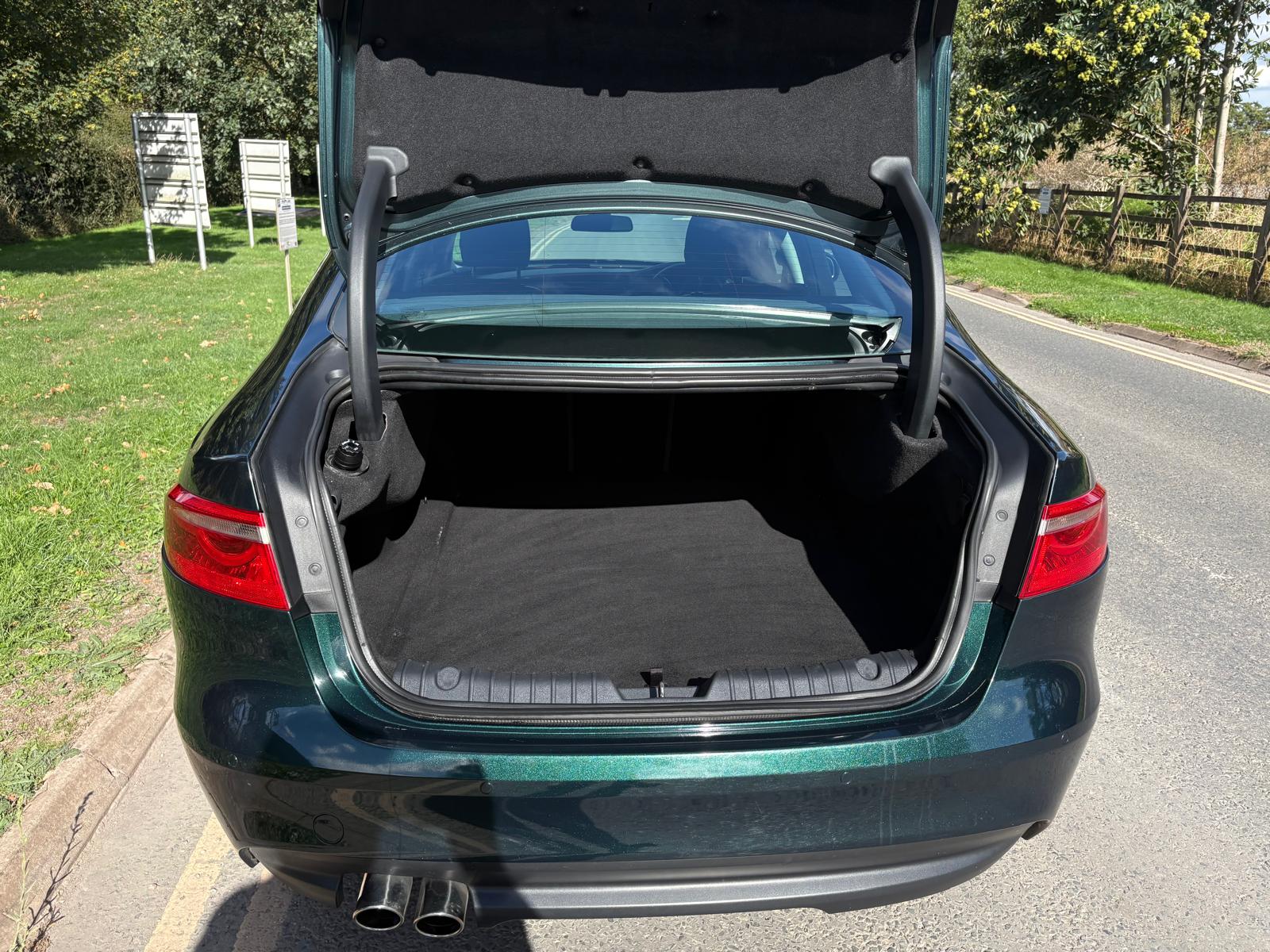 2017 JAGUAR XF 2.0 Portfolio Saloon