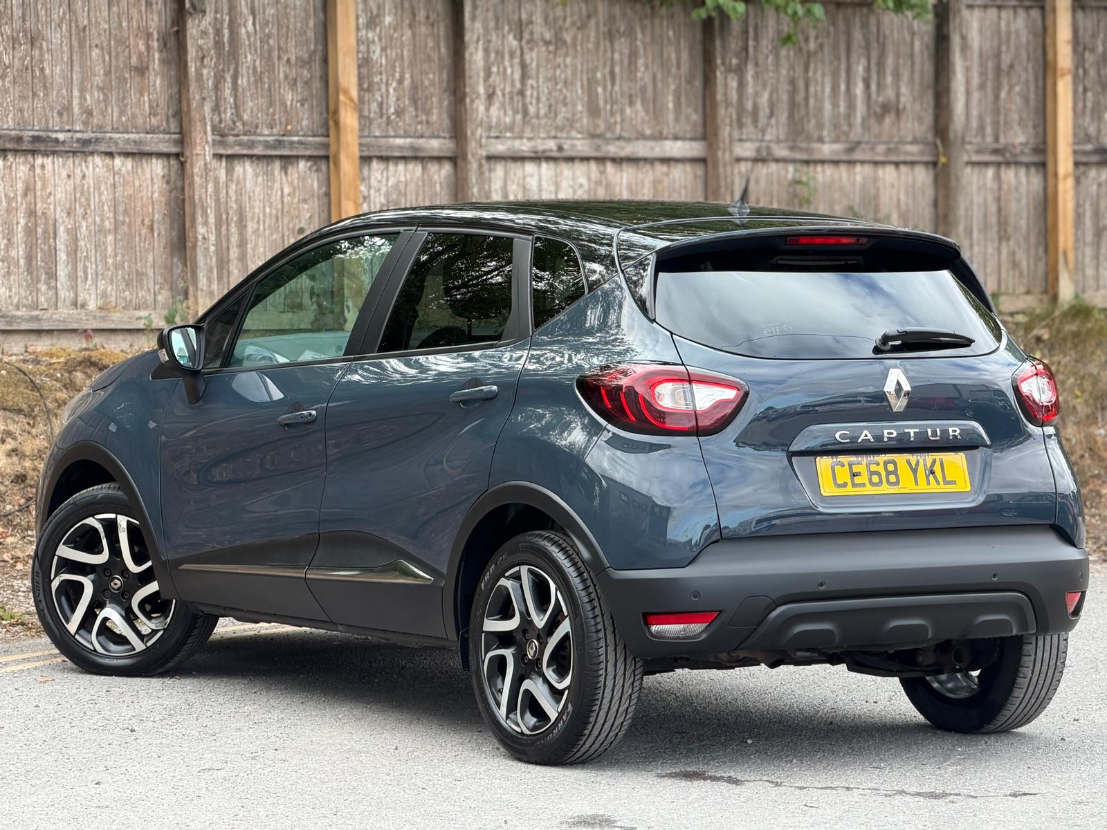 2019 Renault Captur 0.9 TCE 90 ICONIC Hatchback