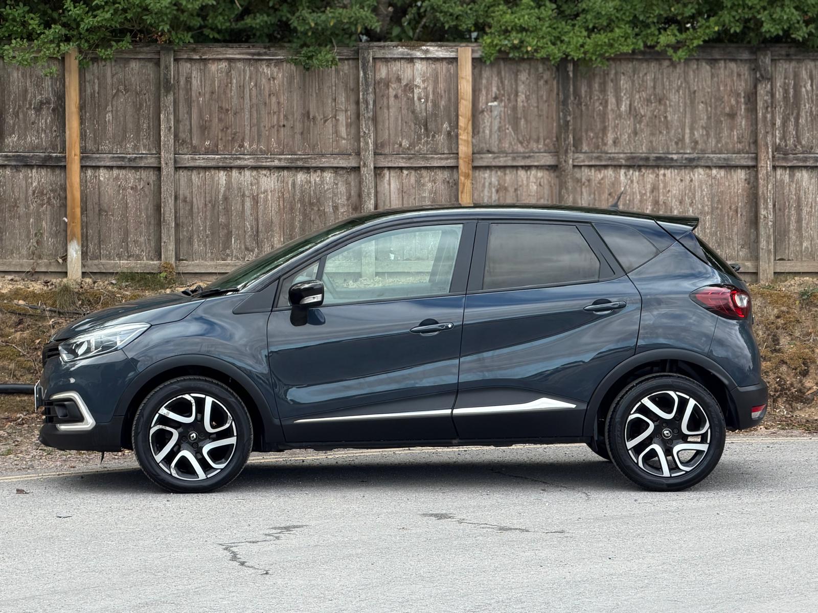 2019 Renault Captur 0.9 TCE 90 ICONIC Hatchback