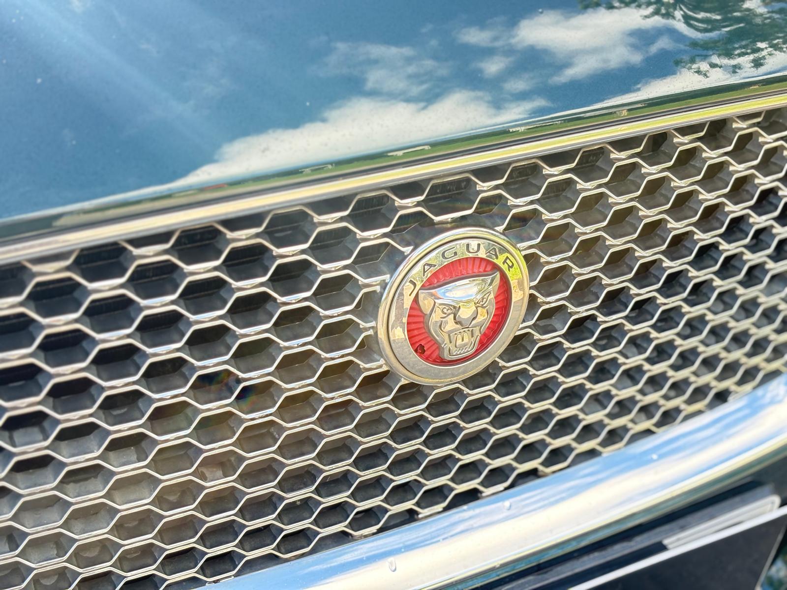 2017 JAGUAR XF 2.0 Portfolio Saloon